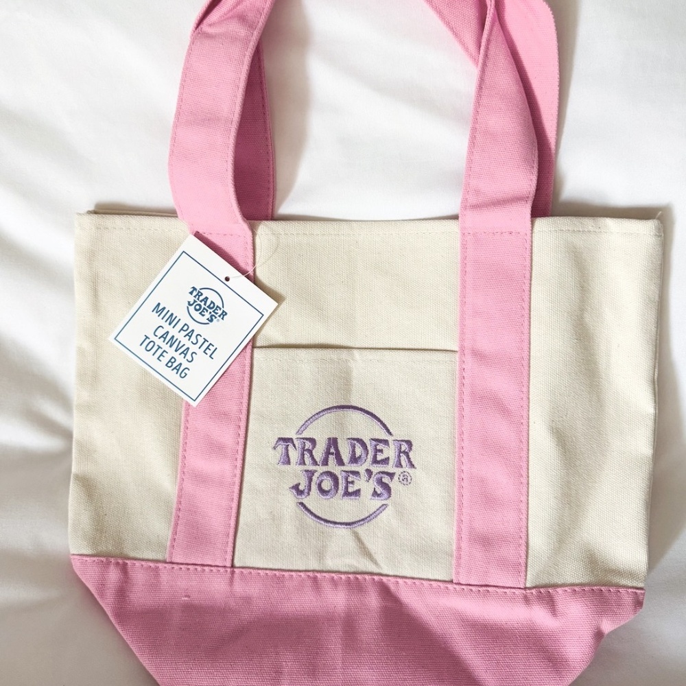 2025 Limited Edition Trader Joes Mini Bag. NWT!